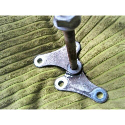 KTM LC4 motorophang bracket motorsteun blokbeugel