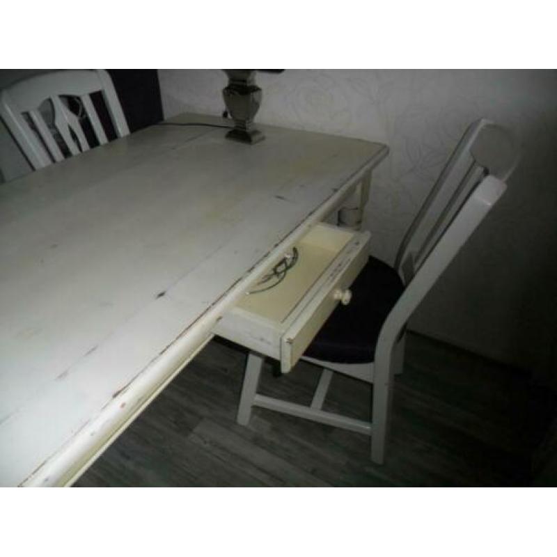 eettafel met 4 stoelen