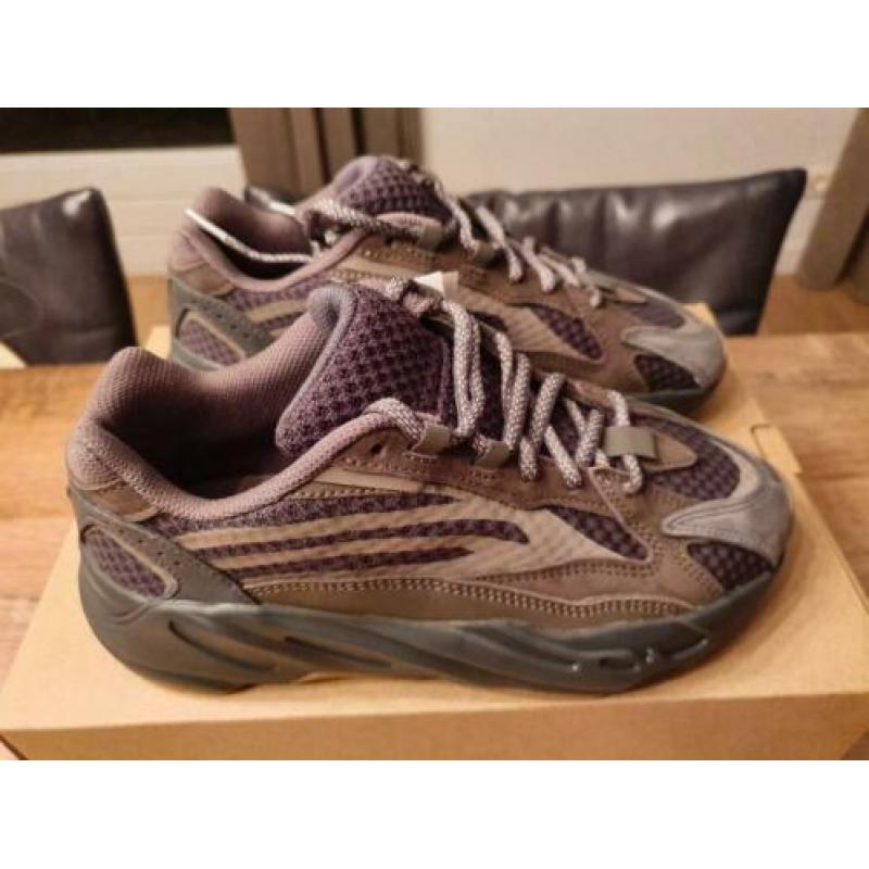 Yeezy Boost 700 V2 Geode 38EU/5.5US Deadstock