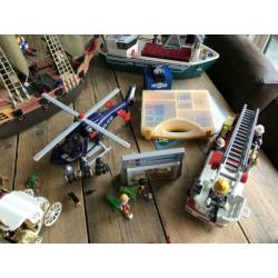 Veel Playmobil (o.a. piratenschip, vrachtschip, ladderwagen)