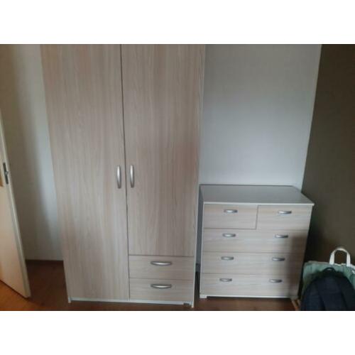 Complete slaapkamer. Artikelen ook los te kopen.