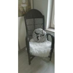 Stoere zwarte rotan stoel