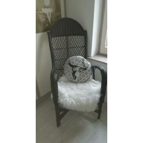 Stoere zwarte rotan stoel