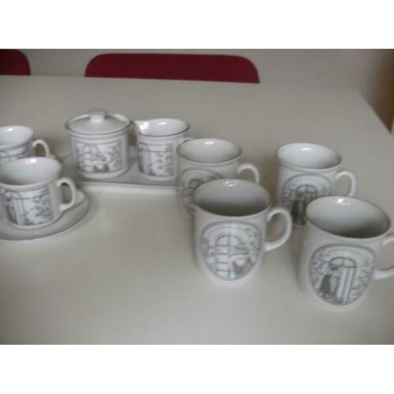 Douwe Egberts-Monaco servies-4 Kop/S+4 Bekers+Roomstelletje