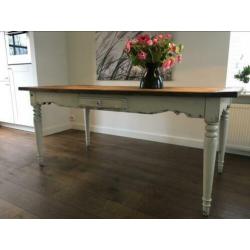 Houten tafel van oude staldeur 180x90