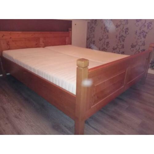 Compleet 2 persoons geloogd grenen bed