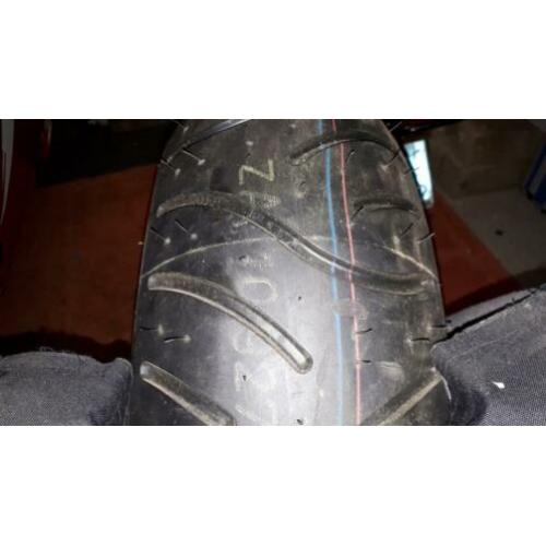 Metzeler achterband. Nieuw. 180/55 ZR 17