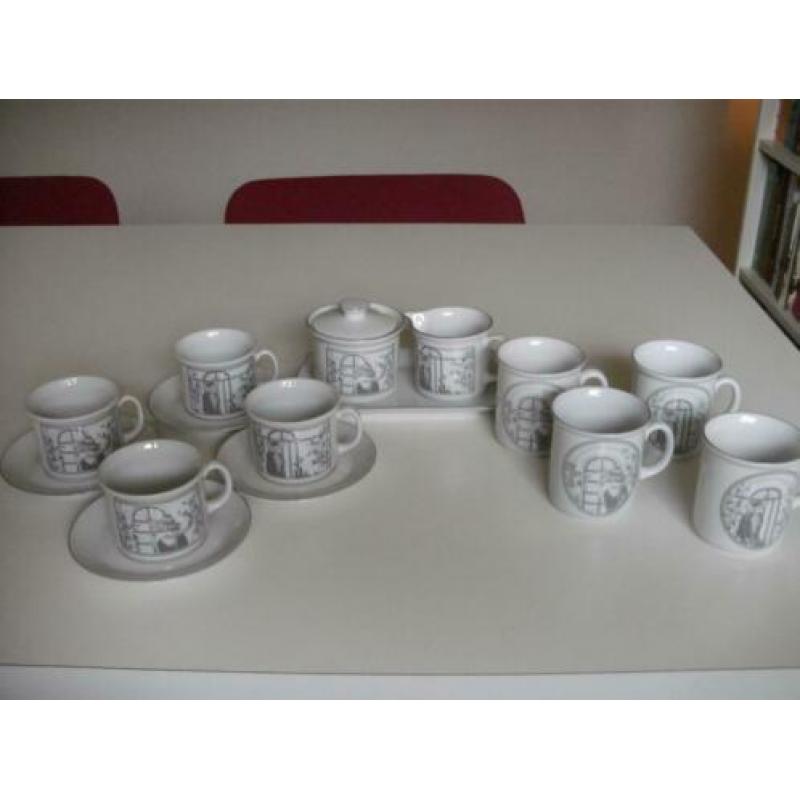Douwe Egberts-Monaco servies-4 Kop/S+4 Bekers+Roomstelletje