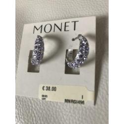 ketting met bijpassende oorbellen van het merk Monet