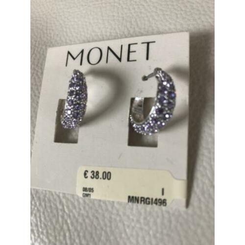 ketting met bijpassende oorbellen van het merk Monet