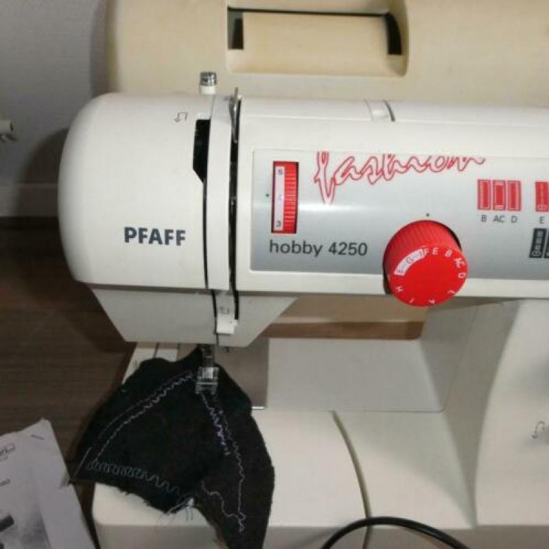 Pfaff fashion hobby 4250 naaimachine