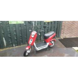 Sym symmetry, elektrische snor scooter