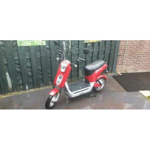 Sym symmetry, elektrische snor scooter