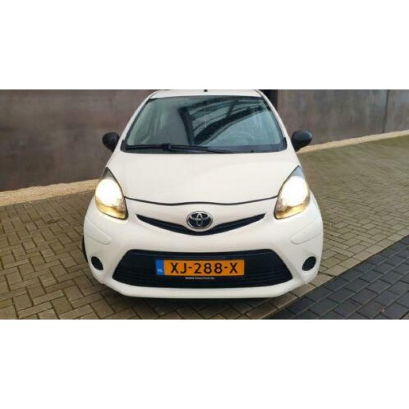 Toyota Aygo 1.0 12V Vvt-i 3DRS MMT 2012 Wit