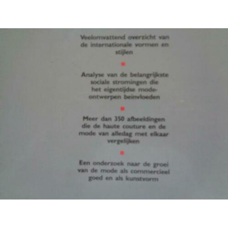 MODE bronnenboek - Amy de la Haye