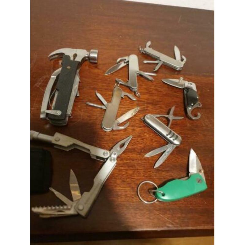 8 zeer mooie zak en hobby messen zie bylage