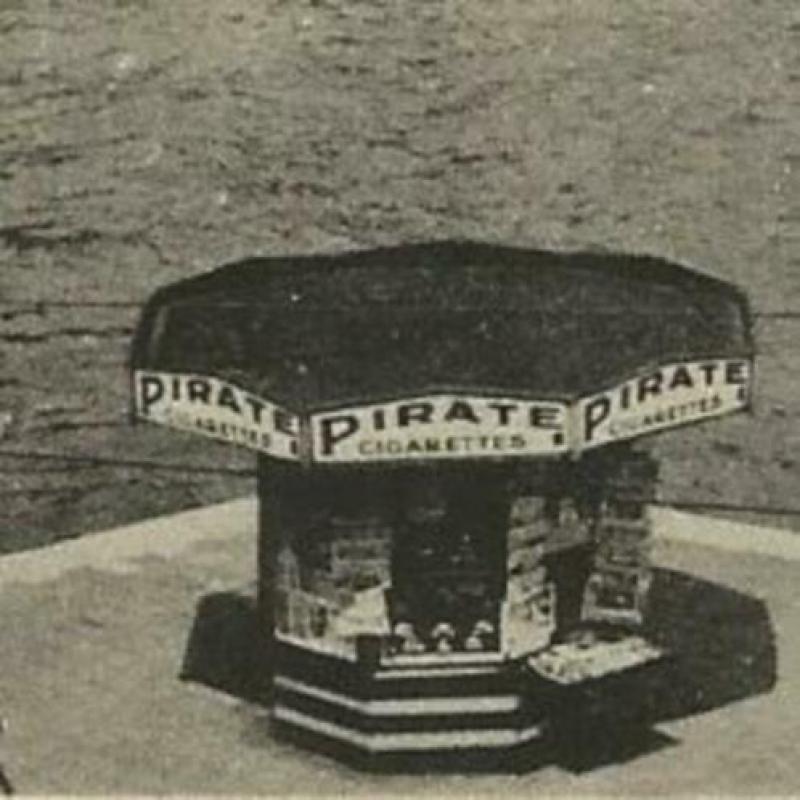 Rotterdam heel veel sleepboten Boompjes e.o. kiosken 1938