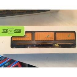 ACTS lok met 2 ACTS wagons