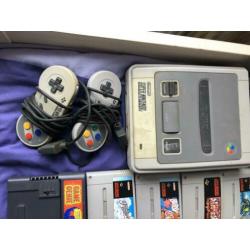 Super Nintendo met 13 games en controllers