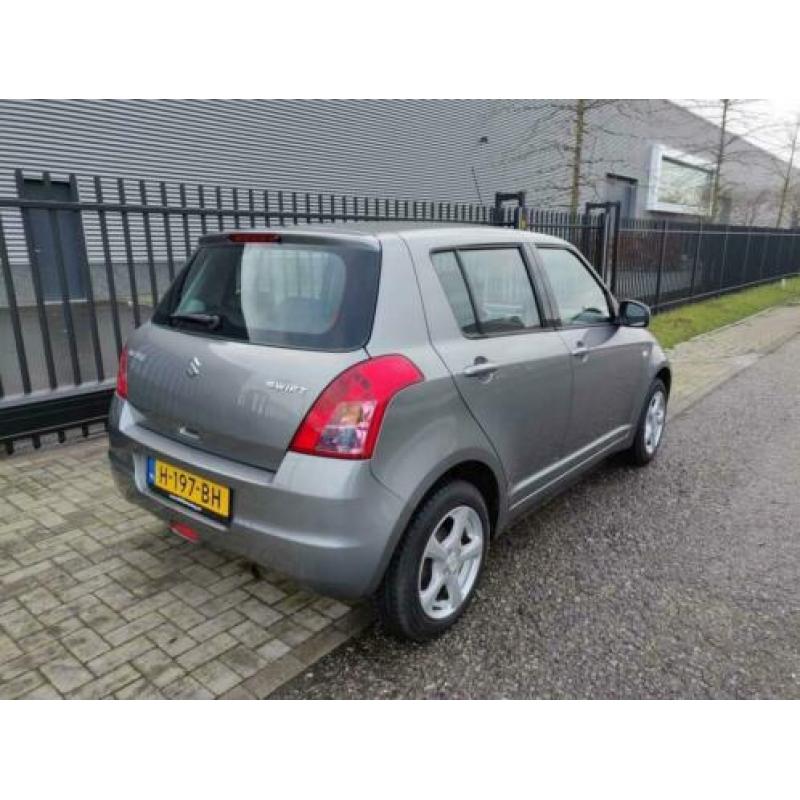 Suzuki Swift 1.3 Comfort , 86125 km, AIRCO, CV met afst bed.