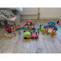 Set van Little People, kermis, met heel veel poppetjes!