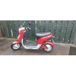 Sym symmetry, elektrische snor scooter