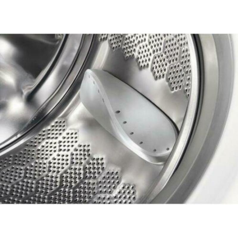 Zanussi wasmachine ZWF8163BW van € 445 NU € 299