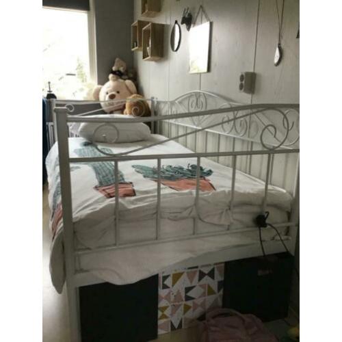 Brocant ijzeren “kinder”bed