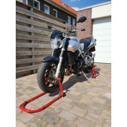 Suzuki GSR 600 Yoshimura