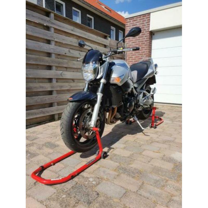 Suzuki GSR 600 Yoshimura