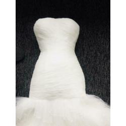 Ivoorkleurige mermaid trouwjurk mt 38/40 met sleep