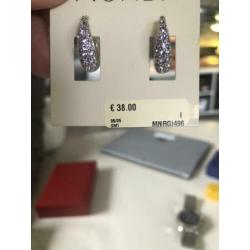 ketting met bijpassende oorbellen van het merk Monet