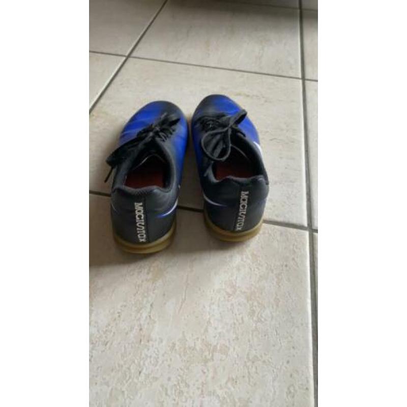 Nike schoenen blauw met zwart maat 36