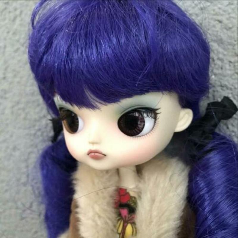 Leuke Pullip bjd doll met paars lang haar - cute en brutaal