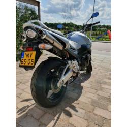 Suzuki GSR 600 Yoshimura