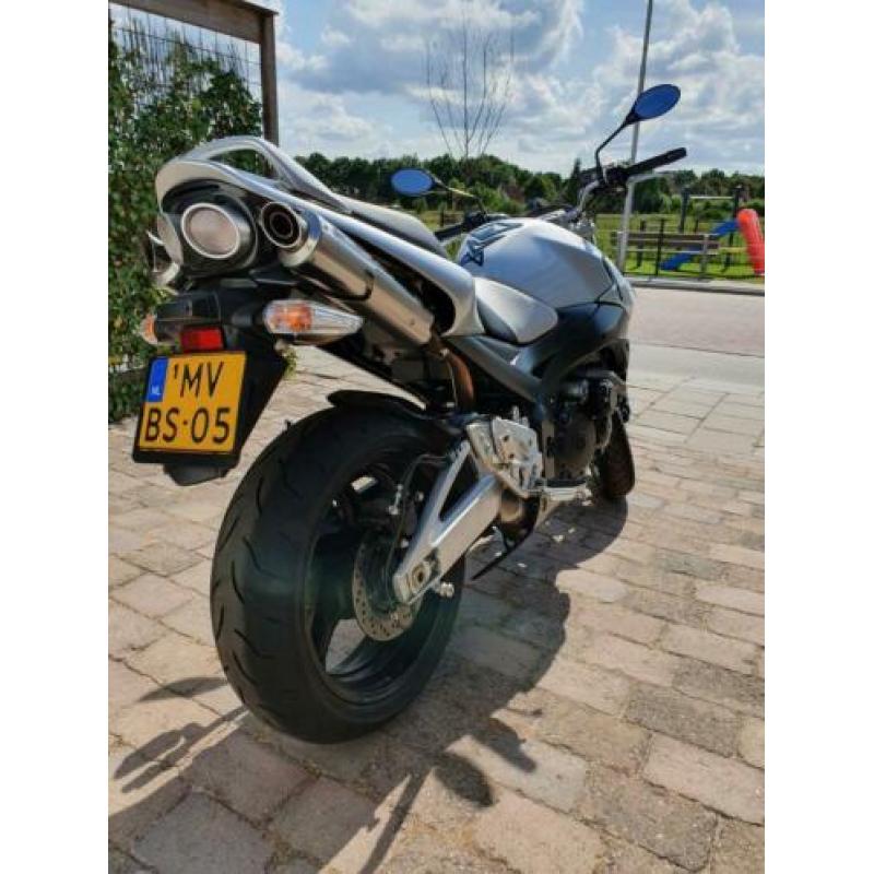 Suzuki GSR 600 Yoshimura