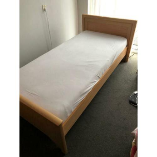 1-persoonsbed 90-200 beuken kleur inclusief matras en bodem