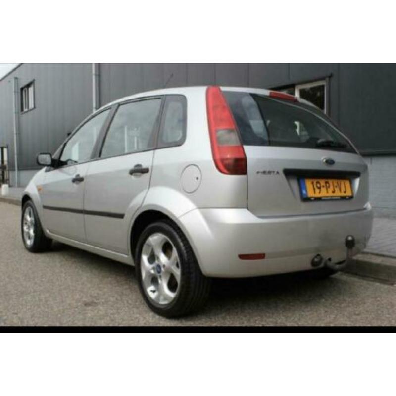 Ford Fiesta 1.4 16V 5DR 2004 Grijs