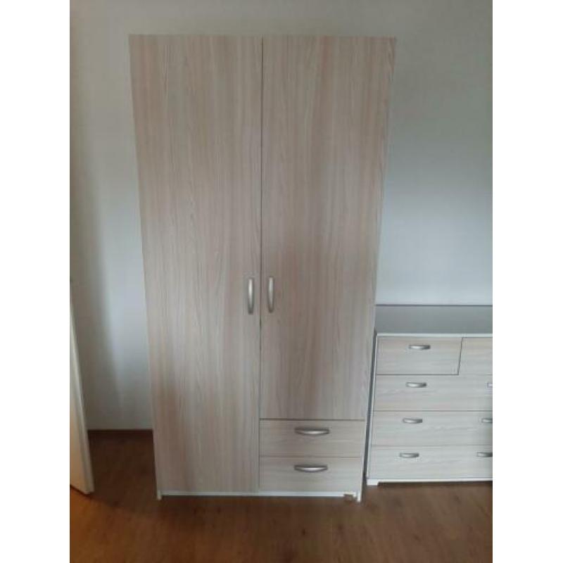 Complete slaapkamer. Artikelen ook los te kopen.