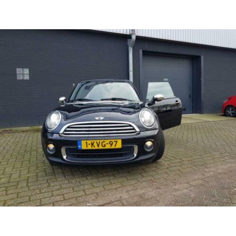 Mini 1.6 Holland Street 116 PK Zwart