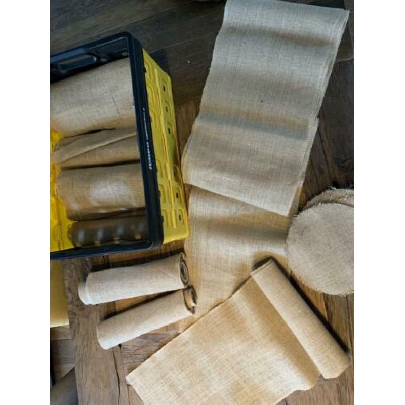 Kratje jute tafellopers bruiloft deco versiering decoratie
