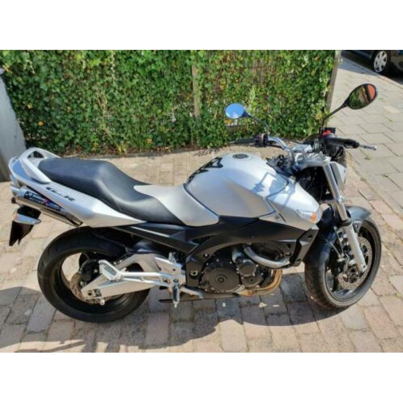 Suzuki GSR 600 Yoshimura