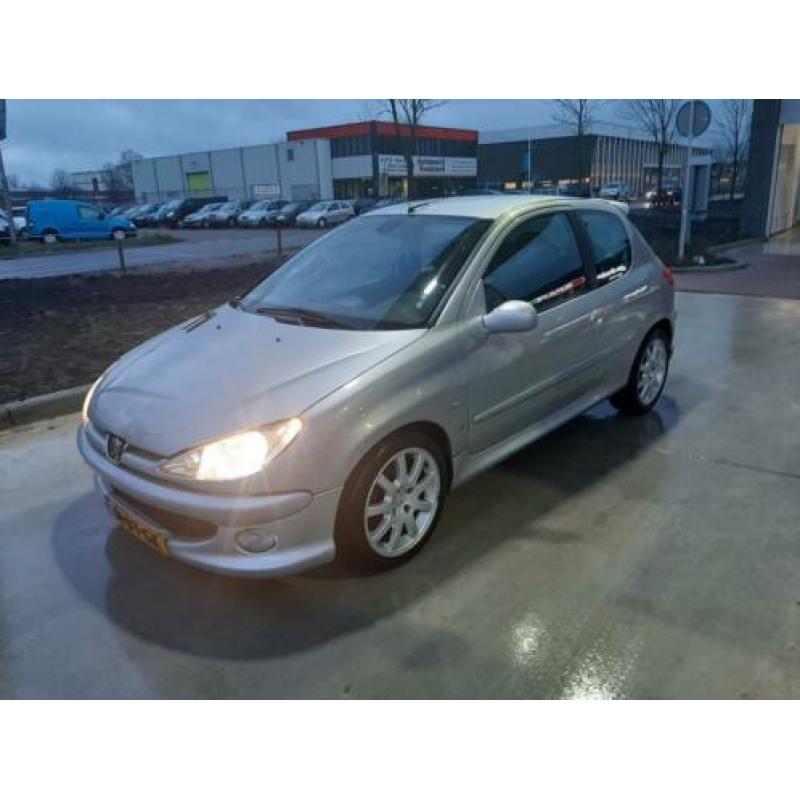 Peugeot 206 2.0 GTI 16V 3D 2000 Grijs