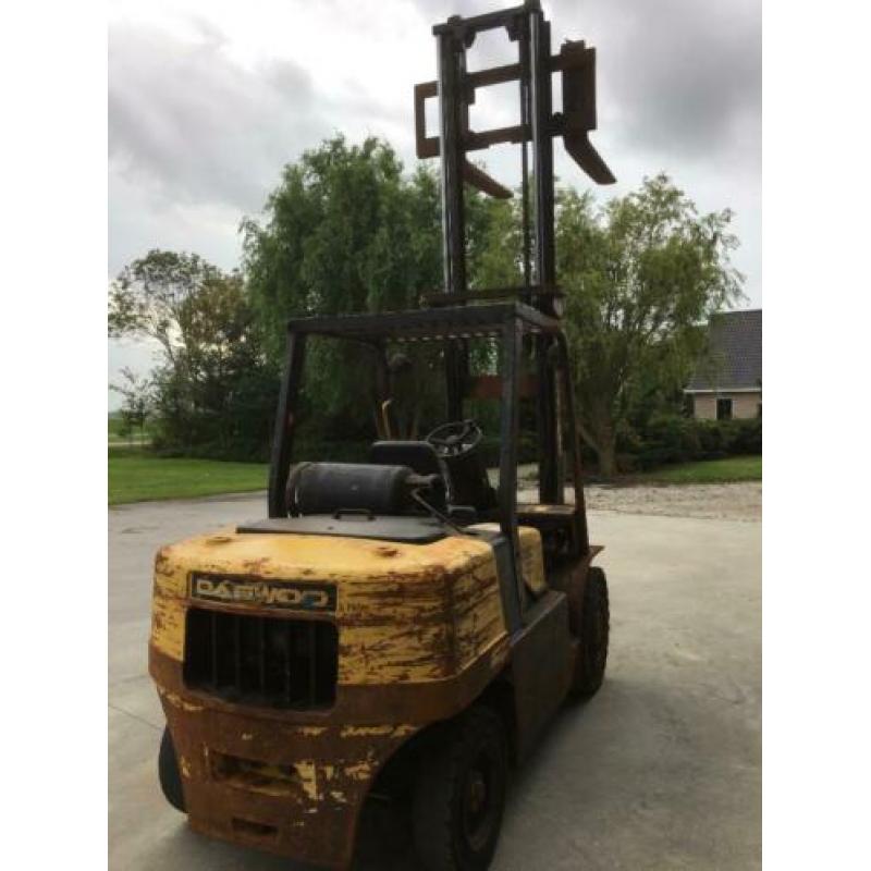 Daewoo 4 tonner gas 2750,-