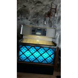 Ami r_81 jukebox. Gevuld met 100 singels.