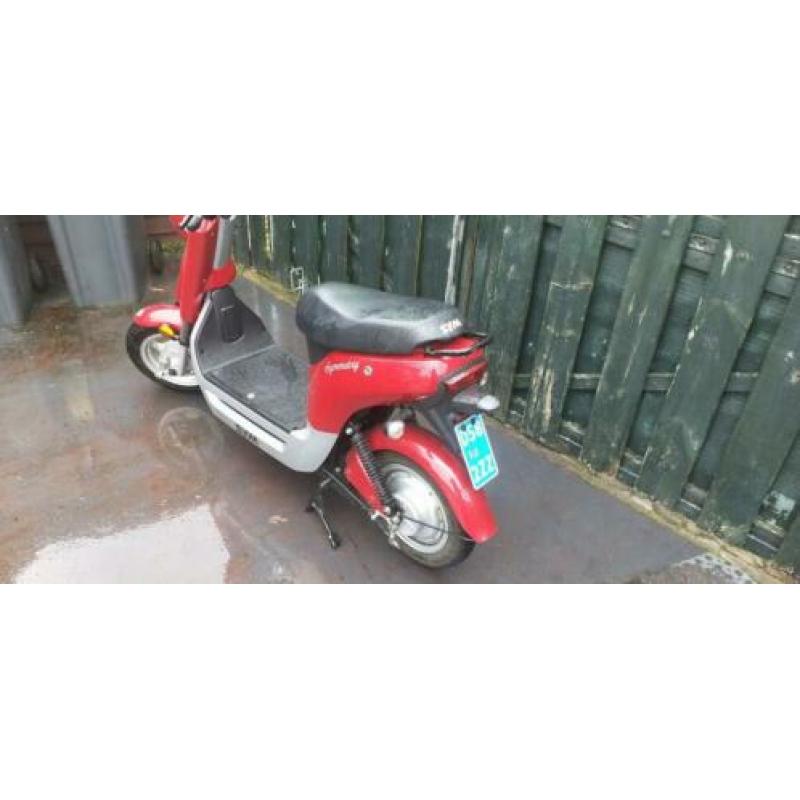 Sym symmetry, elektrische snor scooter