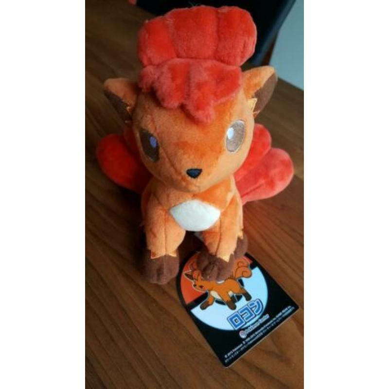 Pokémon Center Vulpix knuffel