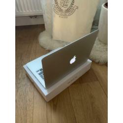 MacBook Pro Retina 13 | 2015 | i5 | 121GB SSD | 8GB | Office