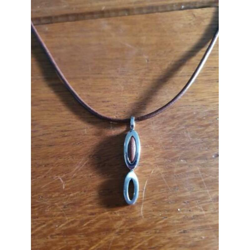 FOSSIL ketting met stalen FOSSIL hanger met steentjes !!!