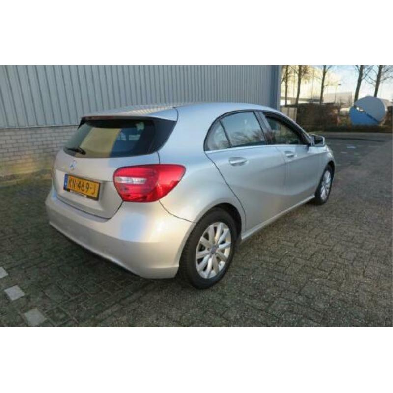 Mercedes-Benz A-Klasse 180 Ambition Style Automaat /Navi/Led